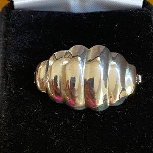 Vintage Silver Tone Scarf Clip Ribbed Shell Design Retro 3 cm